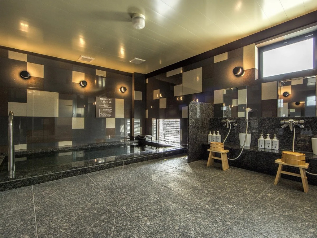 Super Hotel Totsuka Station East