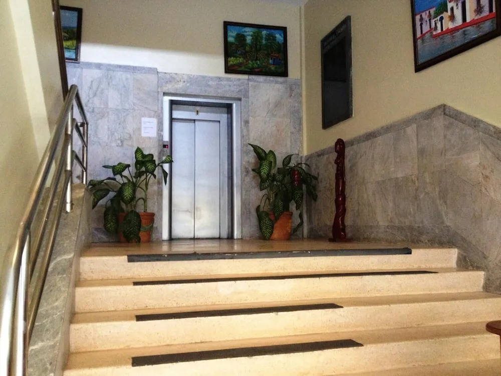 Aparta Hotel Roma II