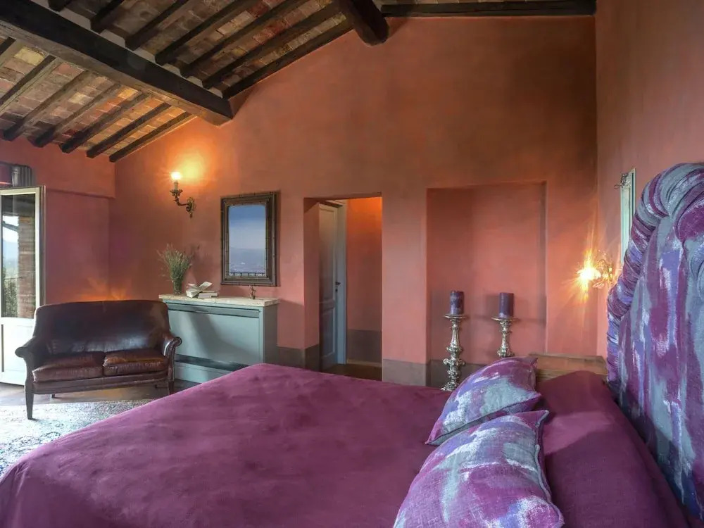 Ritzy Villa on a Wine Estate in Arezzo with Pool