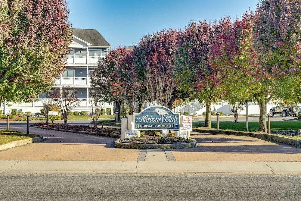 1/2 Mi to Ocean City Beach! Poolside Retreat