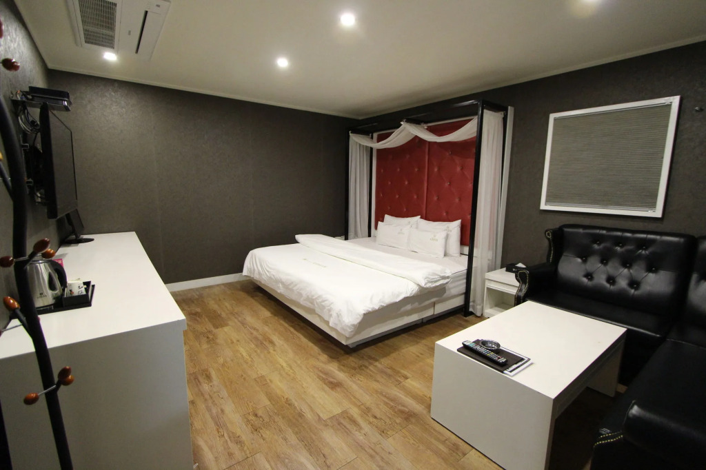 Hotel Louis.J