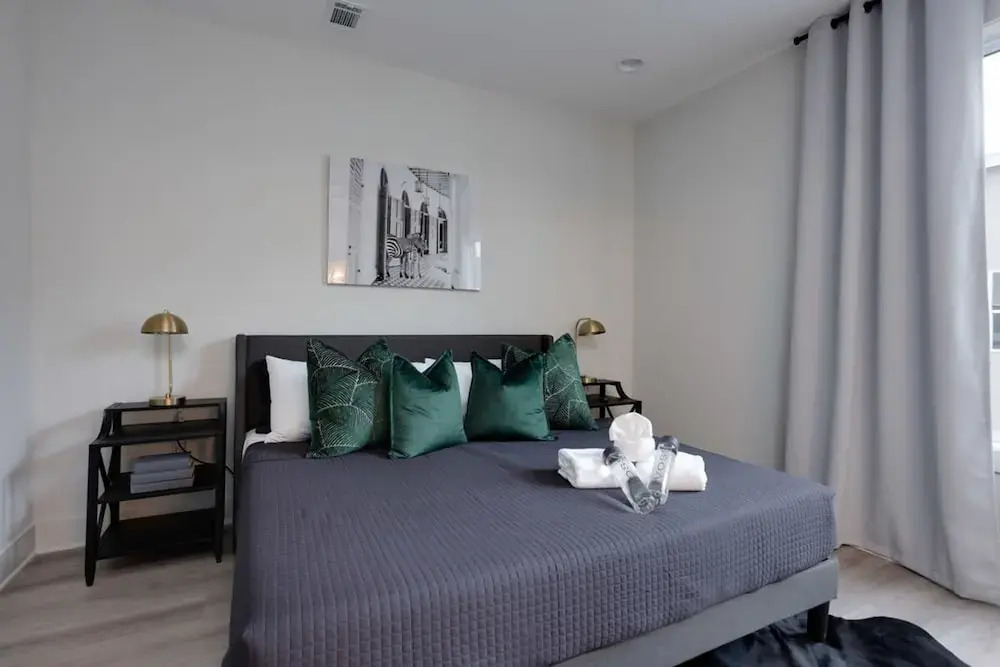 East Nash Double - 26 Beds Booking Fast