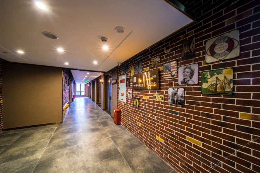 James Joyce Coffetel (Chengdu East Railway Station Lvdi 468)