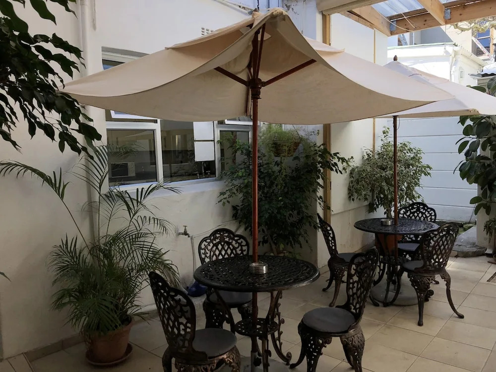 Altona Lodge