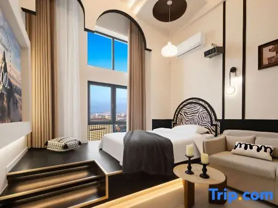 "Town Talk •THEMOMENAPARTMENTAesthetic Designer LOFT  (Nantong Vocational University Branch)