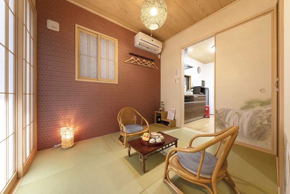 Shirakabanoyado - HOUKA 白樺の宿 - 芳華, Direct access to Umeda, Tsutenkaku, Tennoji