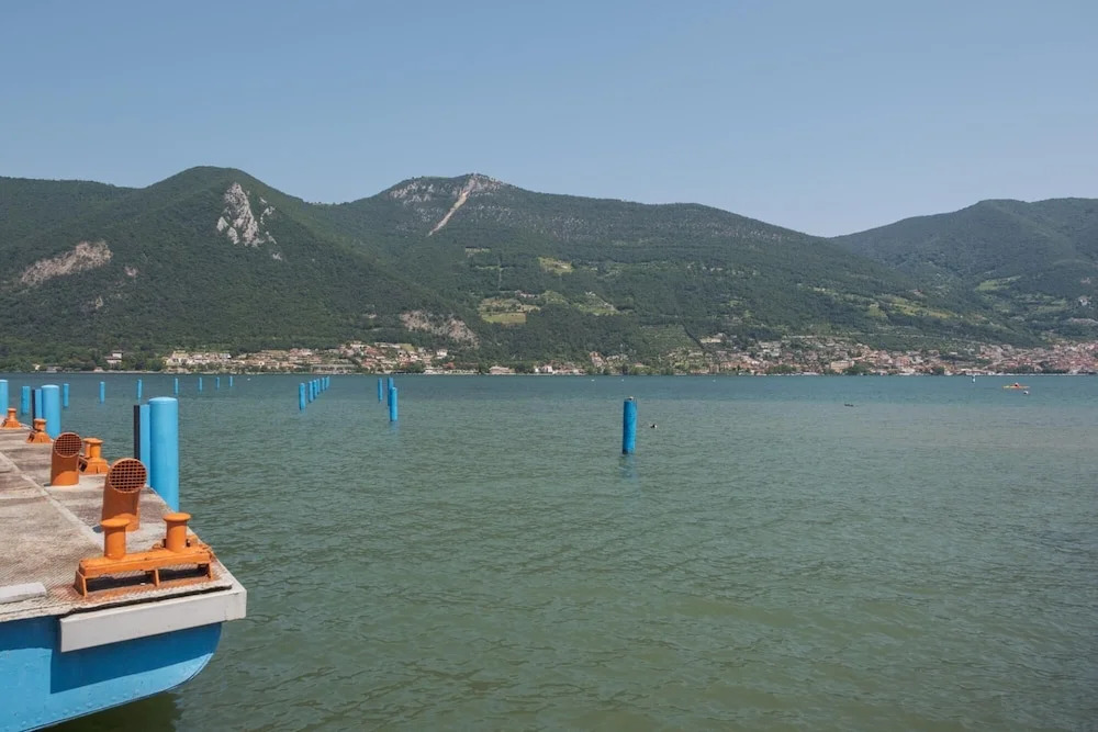 Interno 2 in Iseo With 1 Bedrooms and 1 Bathrooms