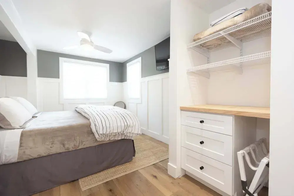 Heaven on Earth! 2 BDR Fontana Flat, Walk to Lake
