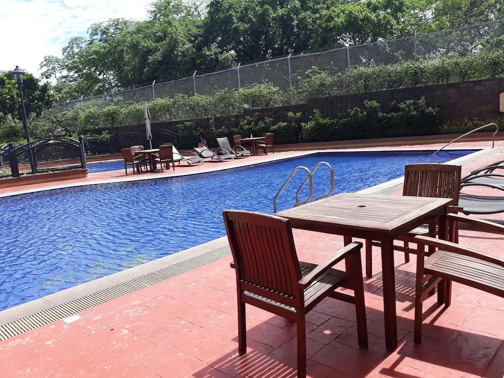 Venice Luxury Residences, Tower B, McKinley Hill, Taguig