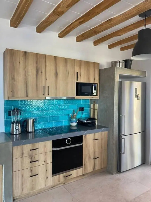 Nomade Villa 4BR over Psarou beach