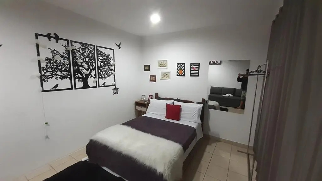 Suite climatizada, ao lado da praca principal