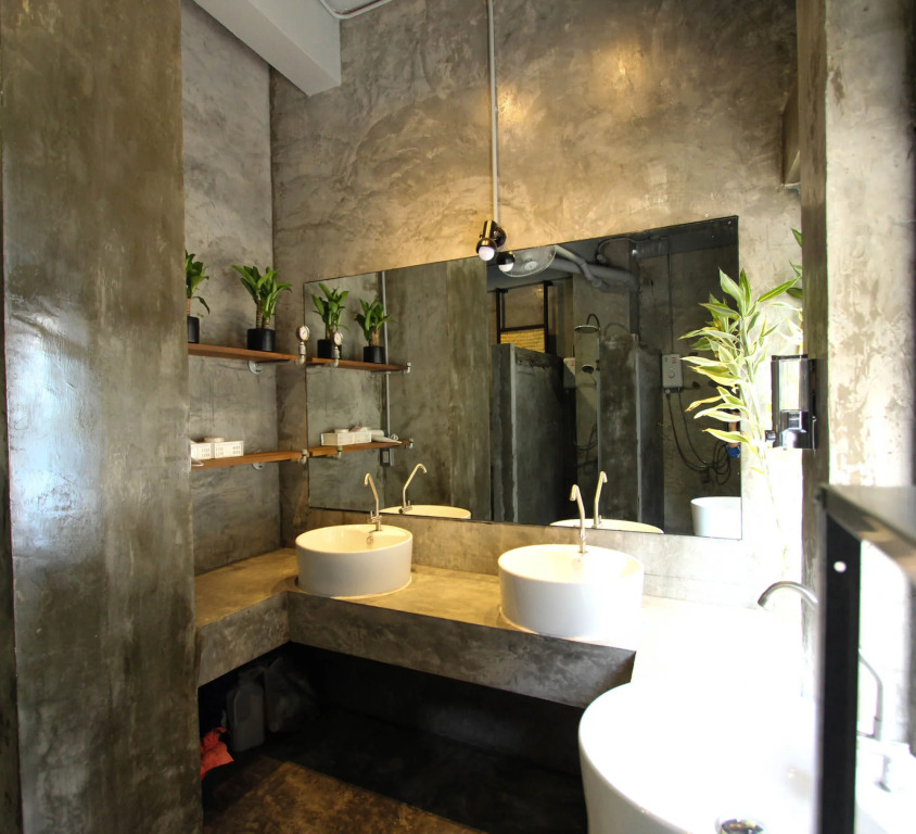ThongLor Travellers Hostel and Cafe