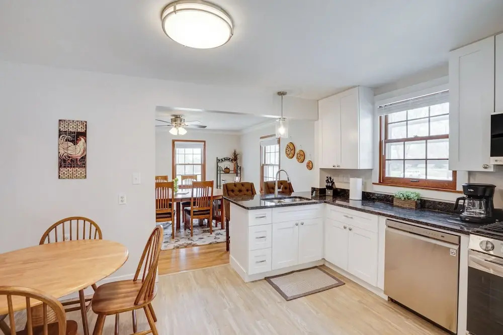 Spacious Minneapolis Home Rental: 8 Mi to Downtown