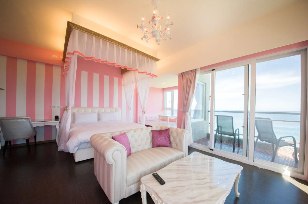White Spray B&B