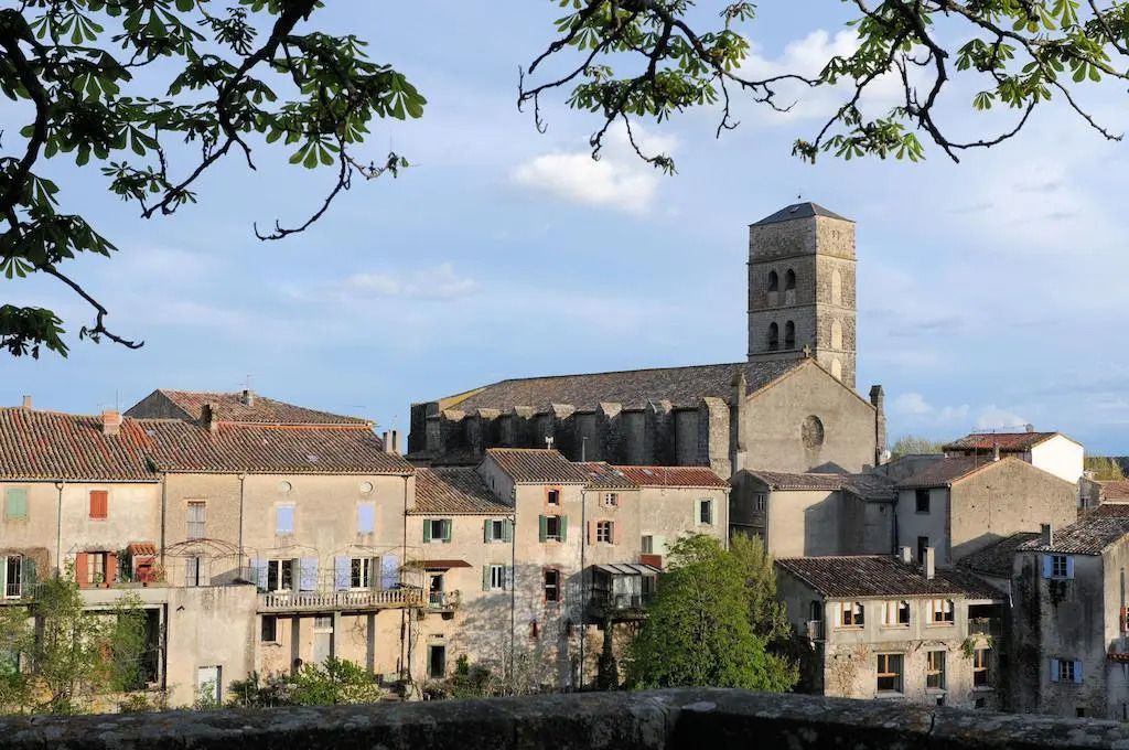 Ailleurs