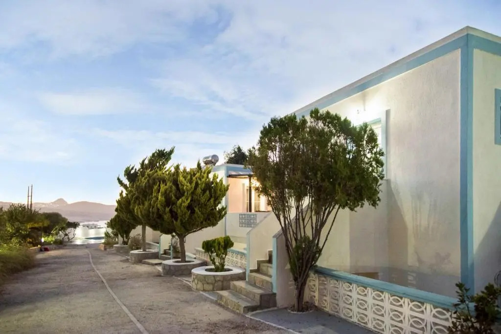 Kanelis Studios & Suites