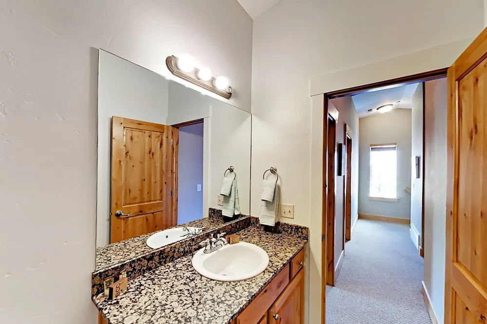 Bear Hollow Village 4 Bedrooms 3.5 Bathrooms Townhouse