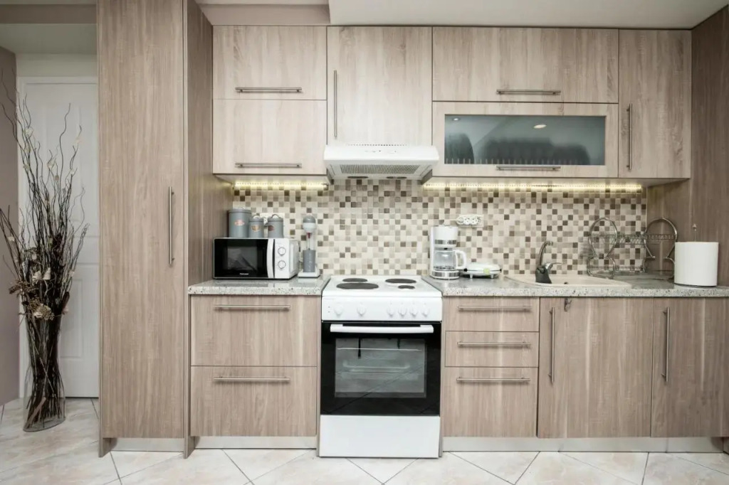 'The Ivory' House Project In Athens