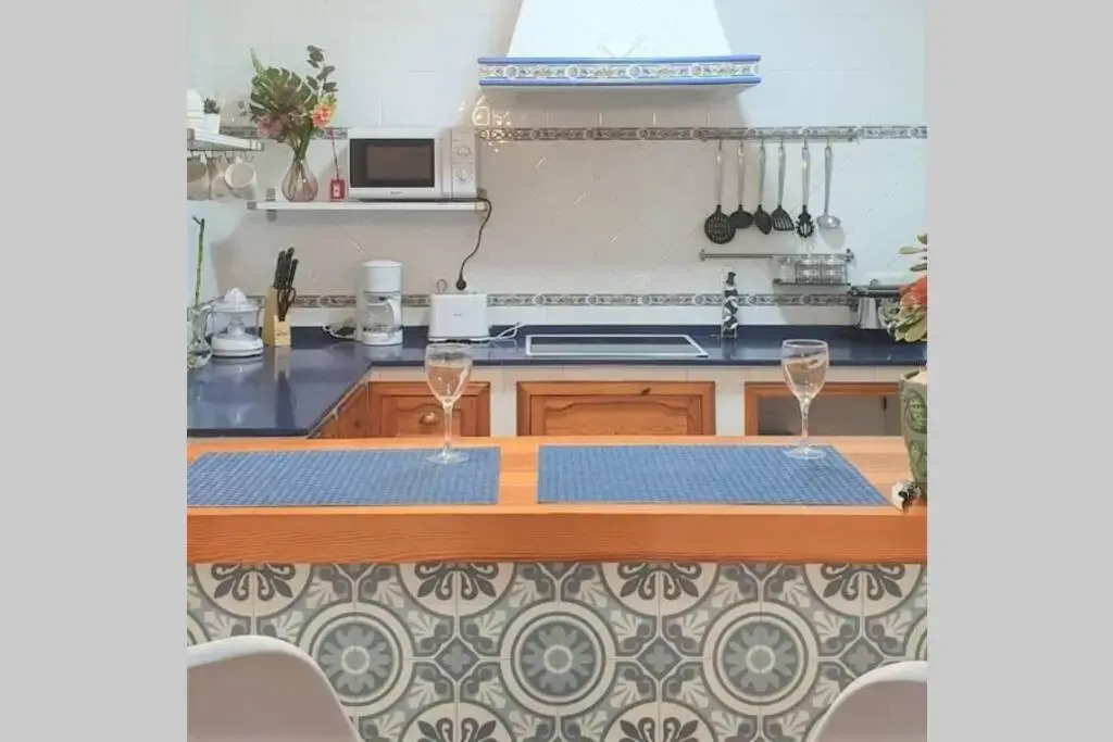 "Ñ" Casa Rural El Romeral - ALEGRÍA Housing
