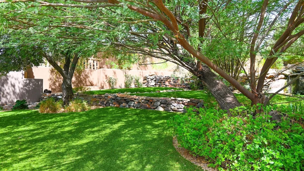 Resort-like w/ Tennis, Bocci, Golf & Games Galore!
