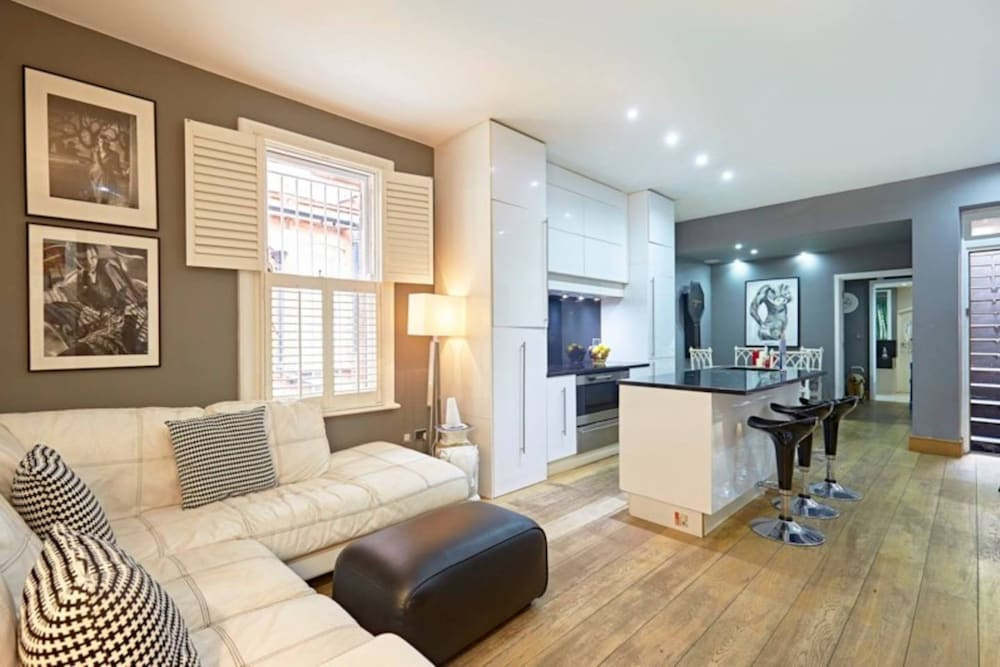 Premium Kensington Retreat 2BR En-Suite AC