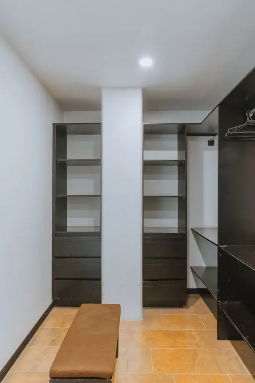 Travelers Orange Suites