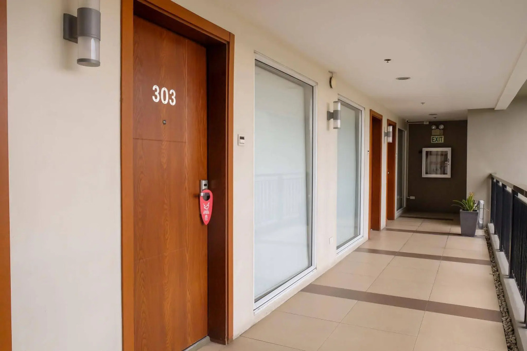 ZEN Rooms Zobel Roxas Street Makati