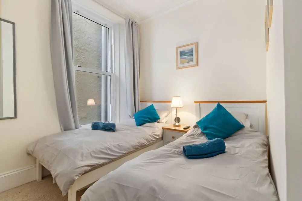 Sherbourne House - Seaside Apartment