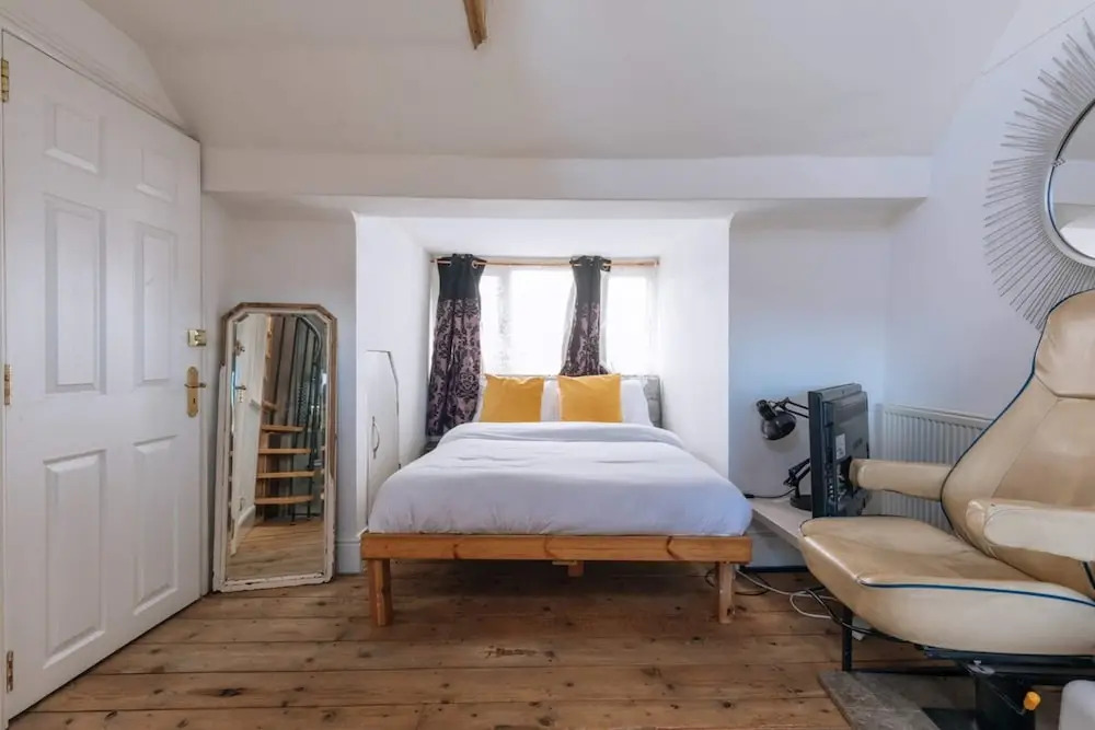 Vibrant & Eclectic 3 Bedroom Flat - Bedminster, Bristol!