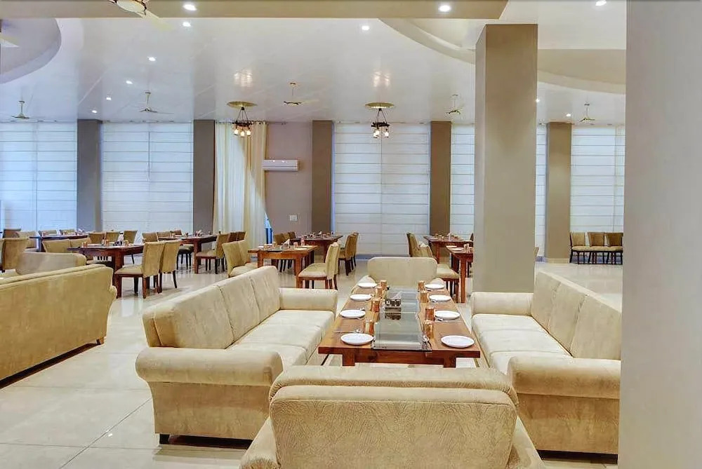 Maulik Mansion Resort