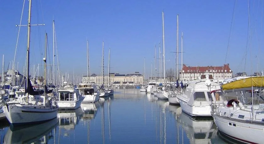 SOWELL RESIDENCES Le Port