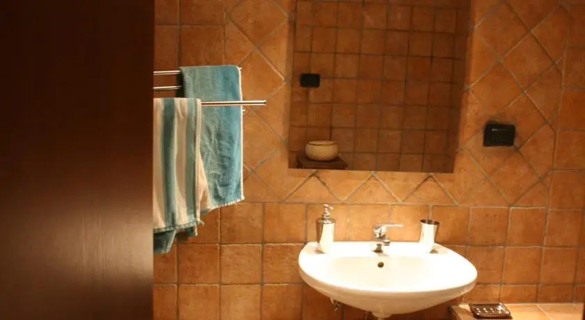 Apartment 25