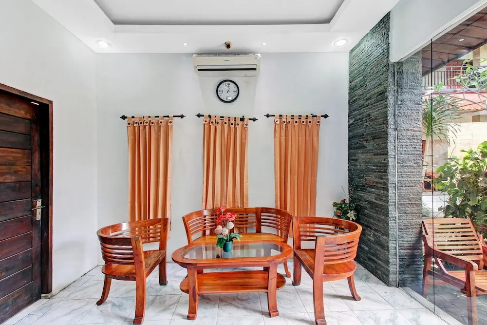 Super OYO 90672 ADHYA GUEST HOUSE LOMBOK