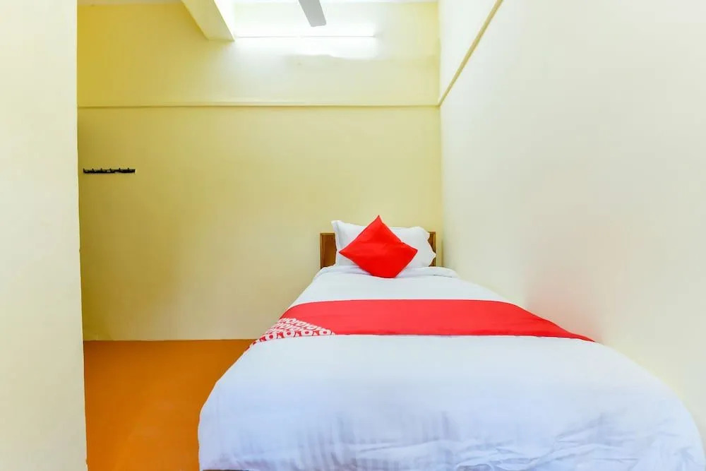 OYO 24607 Lotus Residency