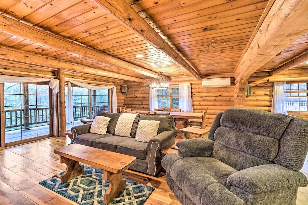 Spacious Cabin w/ Decks Near Saratoga Race Course!