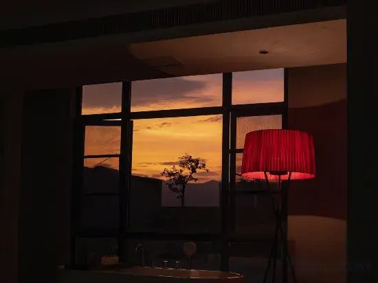 Mengzi Moji Art Exhibition Hotel