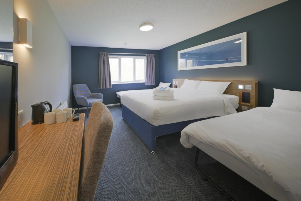 Travelodge Swansea M4