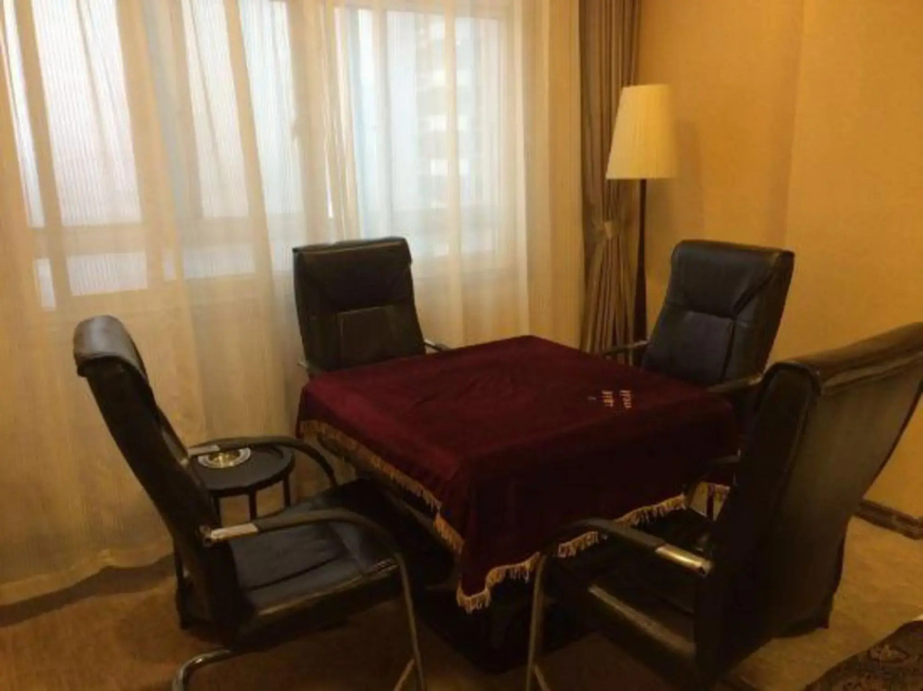 Minghao Holiday Hotel (Pingdingshan Kaiyuan Road Pedestrian Street)