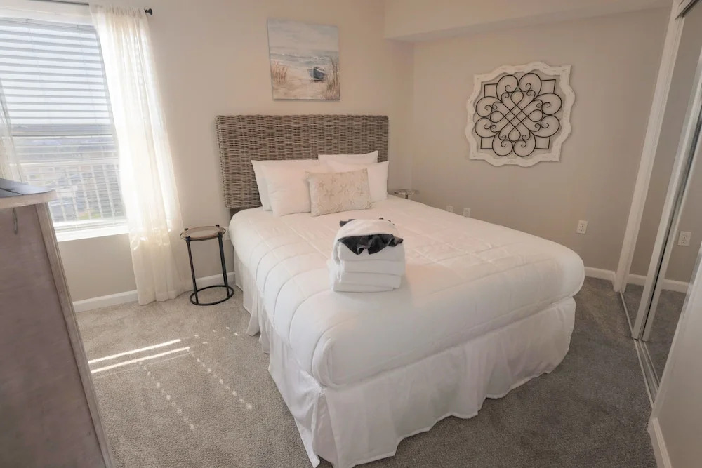 Seacrest 413 is a 2 BR Gulfside on Okaloosa Island by RedAwning
