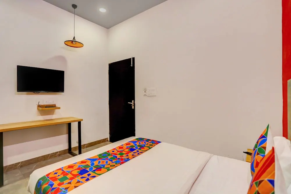 FabHotel Grand Capitol