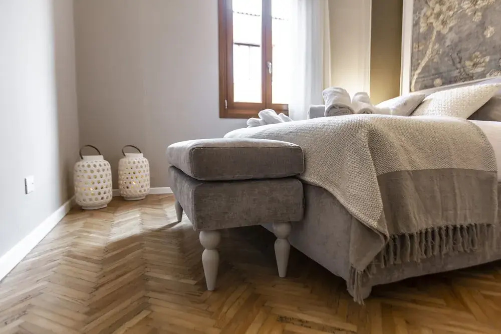 Charming Apartment on the Grand Canal