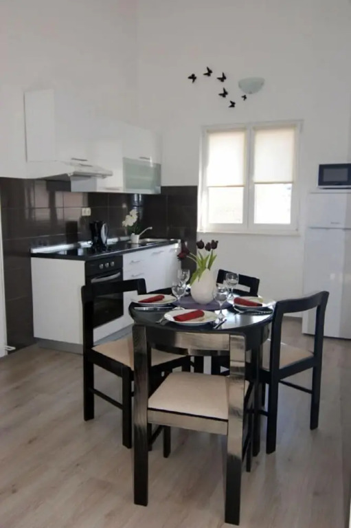 Central - 40m From the Beach - A3