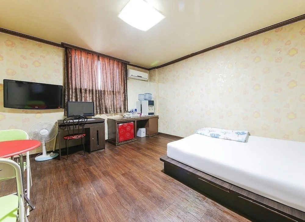 Sangmu Motel Gwangju