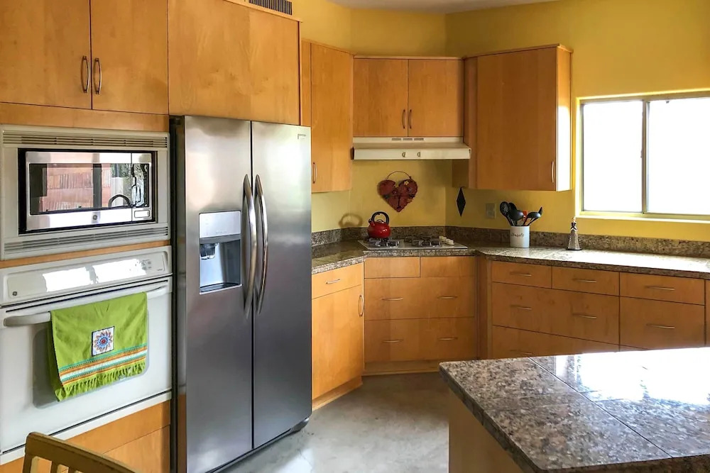 Tucson Home w/ Patio - Near Outdoor Adventure
