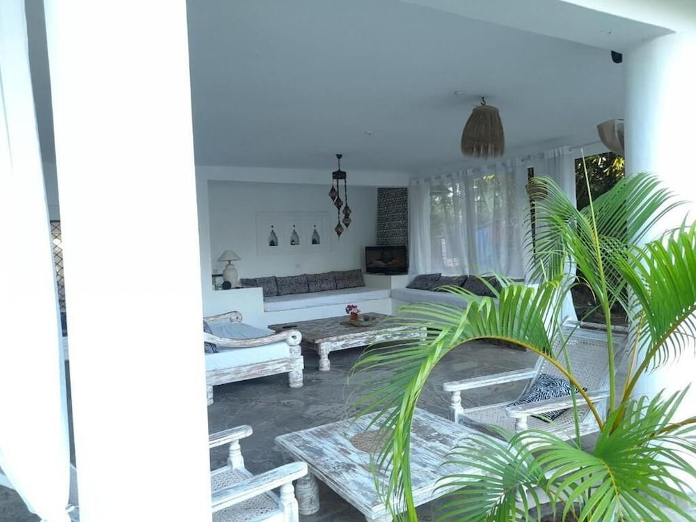 White Nyumba Malindi