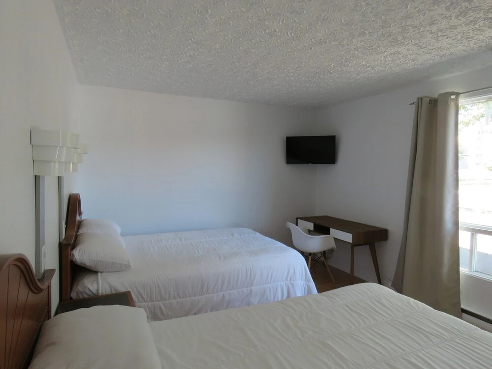 M Motel & Suites