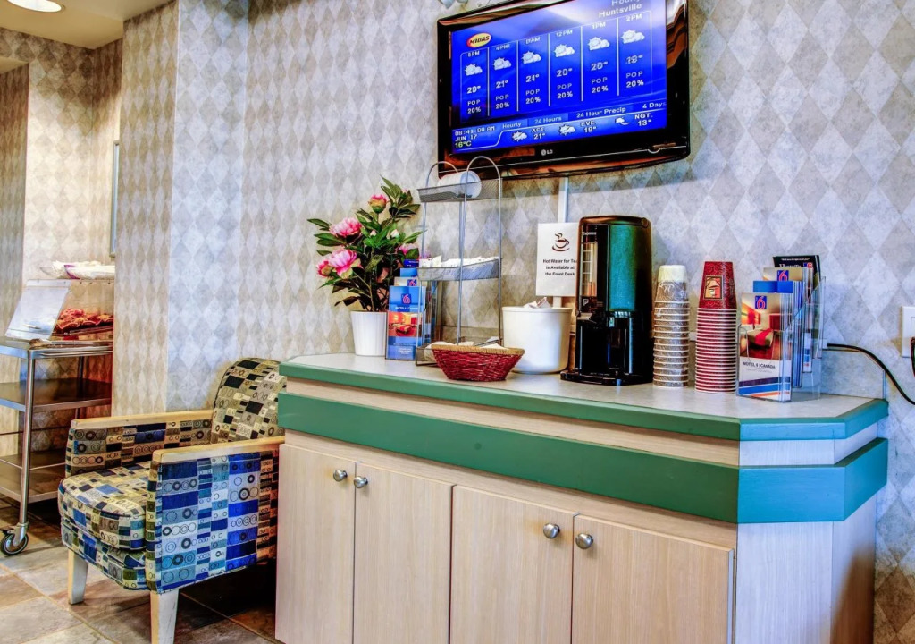 Motel 6-Huntsville, ON