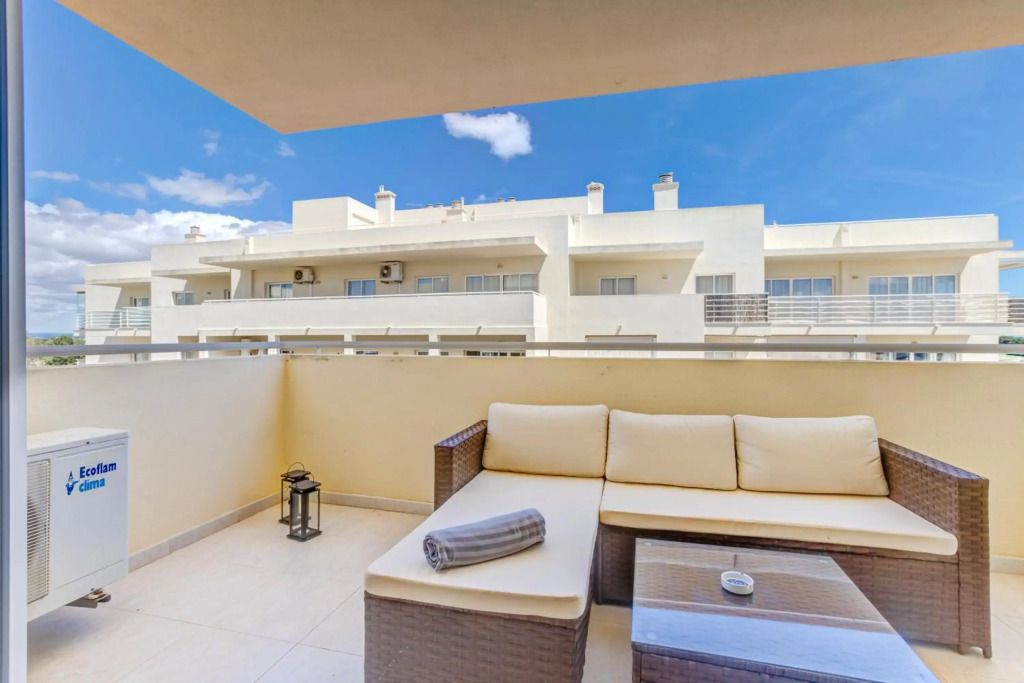 2 Bedroom Apartment with Pool in Vila Marachique, Alvor