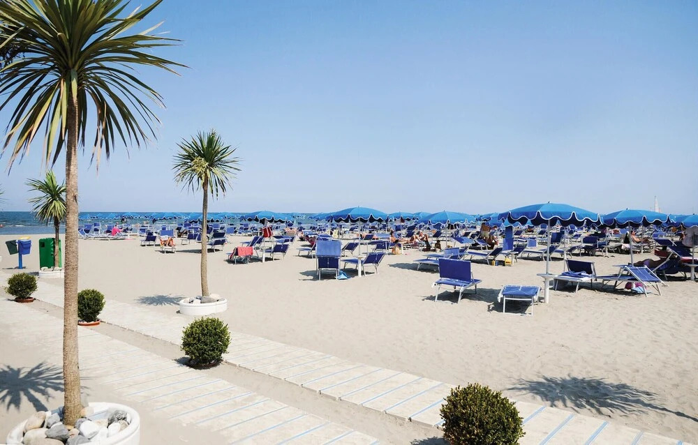 Amazing Apartment in Albarella With