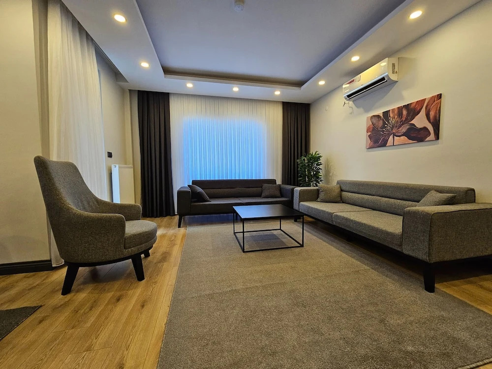 Professionally Maintained Spacious New Suites 2-3